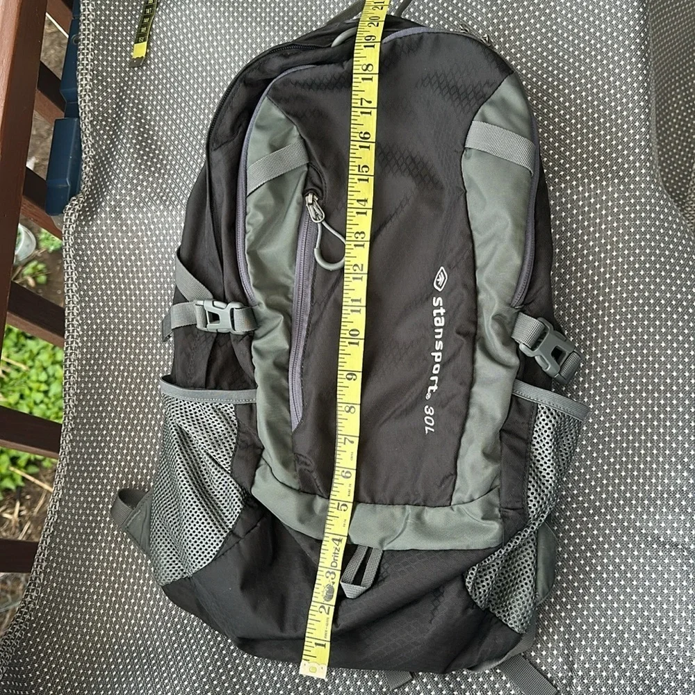StanSport Unisex Adult Hiking Daypack - 30 Liter Olive Multiple In & out pockets